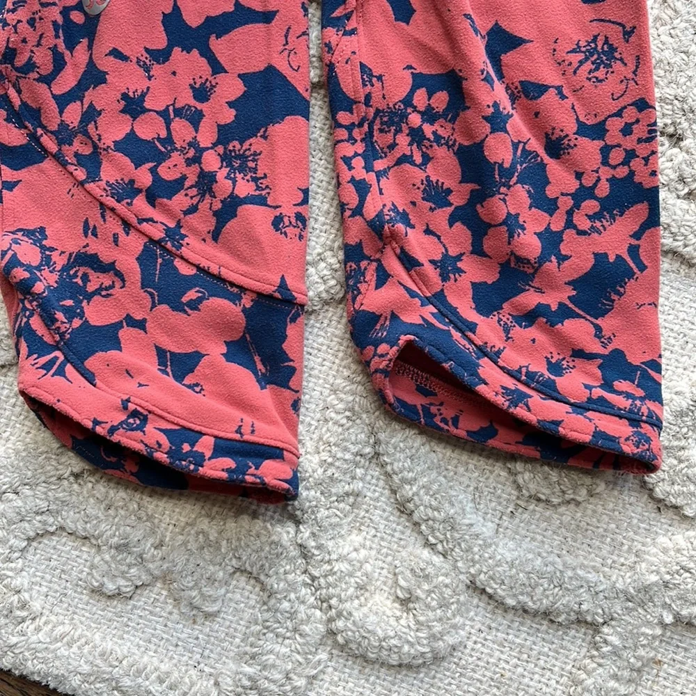 LuLulemon leggings in Hawaiian floral  pattern - Picture 4 of 4